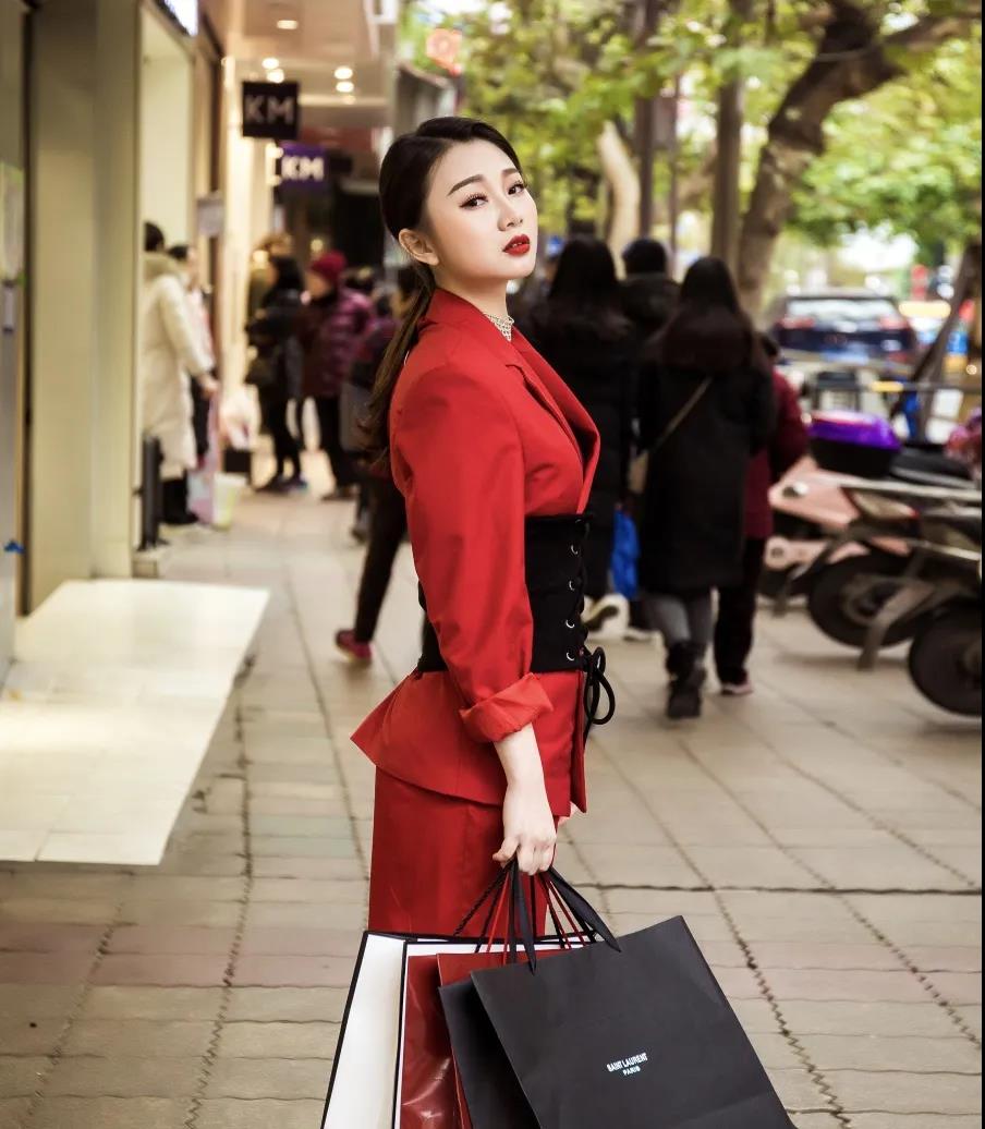 东洁.jpg