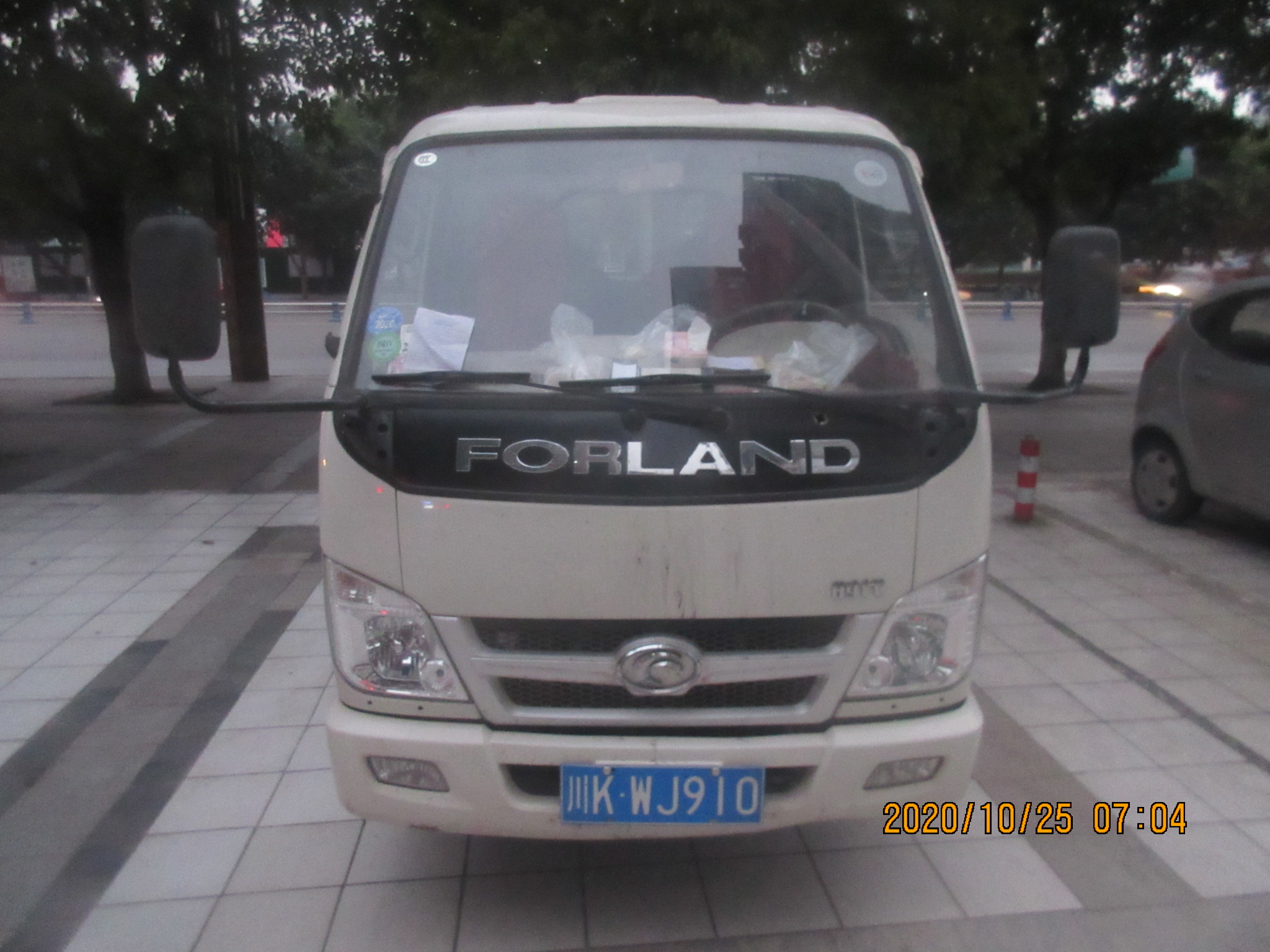 甜城大道 川KWJ910 .JPG