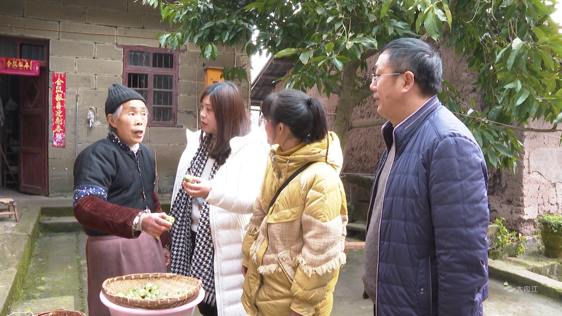 269955_1610941351502548.jpg 关心关爱一老一小5.jpg