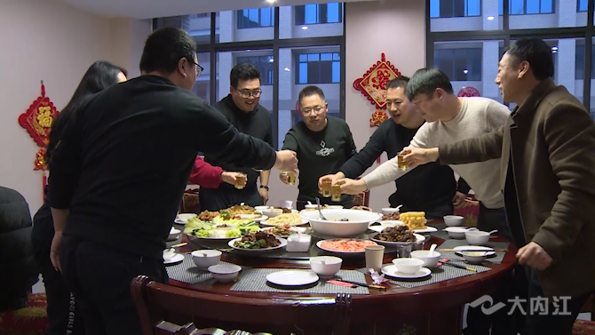 282377_1612517832722460.png 年夜饭1_副本.png