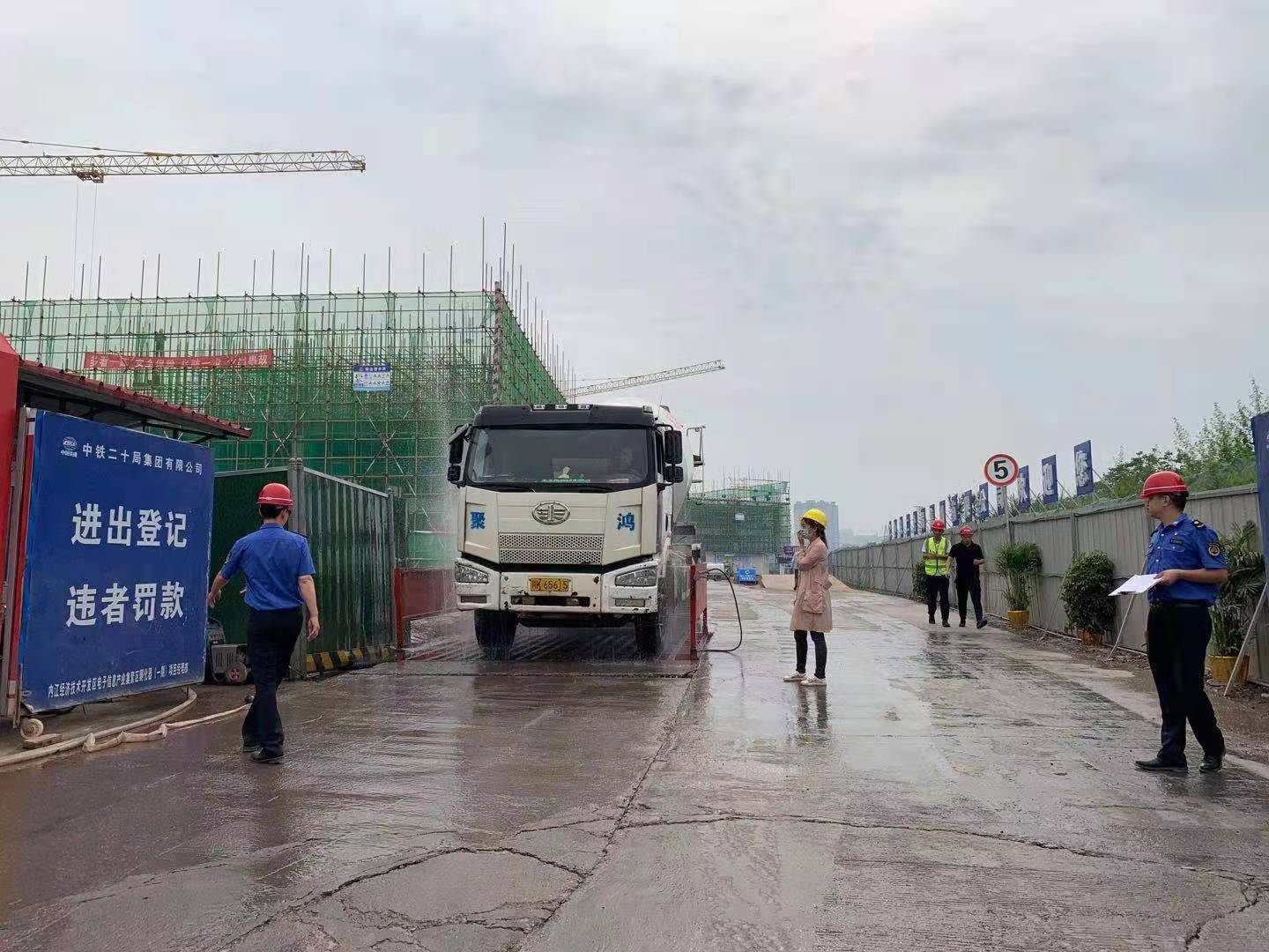 281921_1623940604612921.jpg 福特翼虎哪所大学.jpg