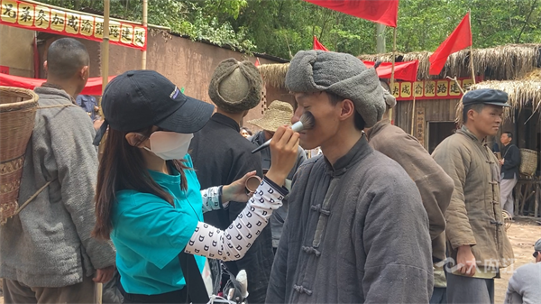 286033_1651484707994804.png 一路向前3.png