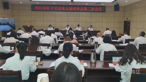 286033_1652261301184360.png 红十字-熊喜立01.png