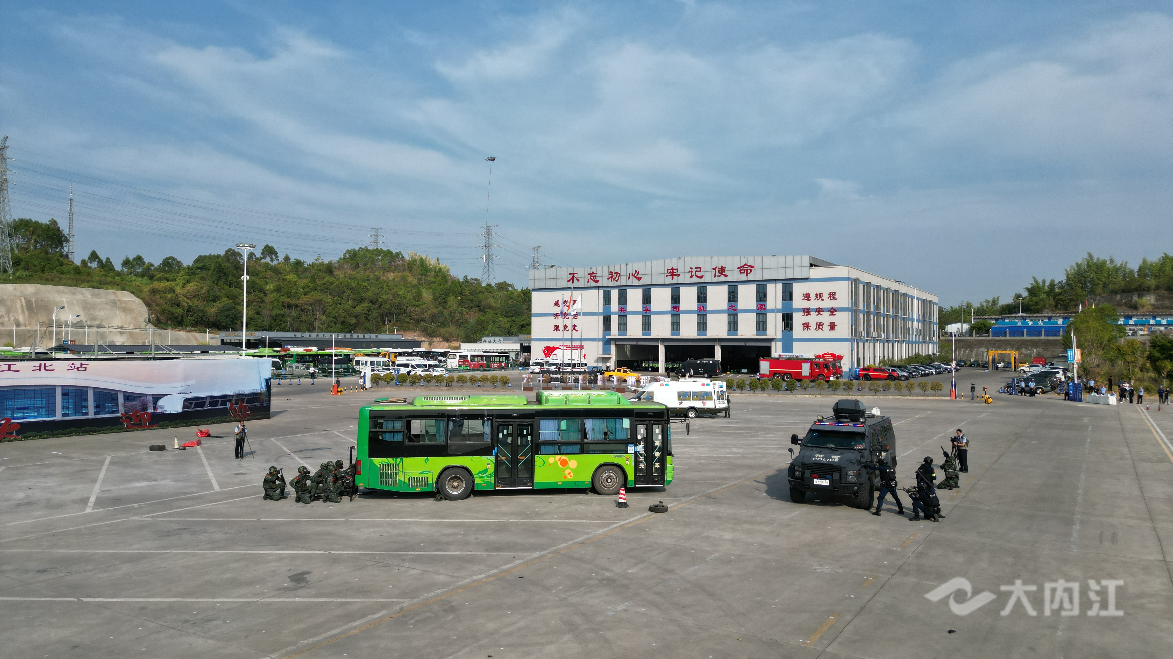 323896_1661489840898483.jpg 反恐防爆演练 (21).jpg